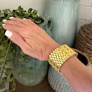 Elegant Gold Bracelet